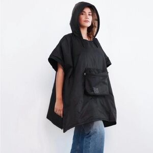 BÉIS Packable Poncho NWT